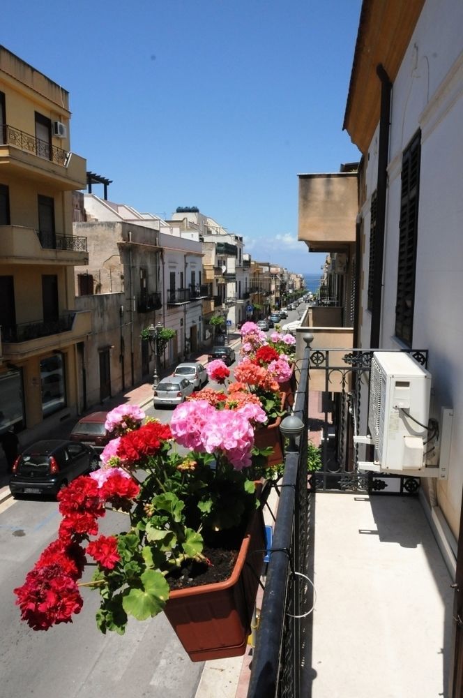 B&B Casa Orlando Terrasini Luaran gambar